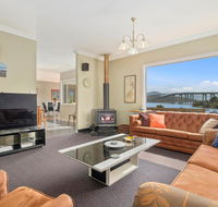 Manfield City Waterfront View Cottage - Accommodation Yamba