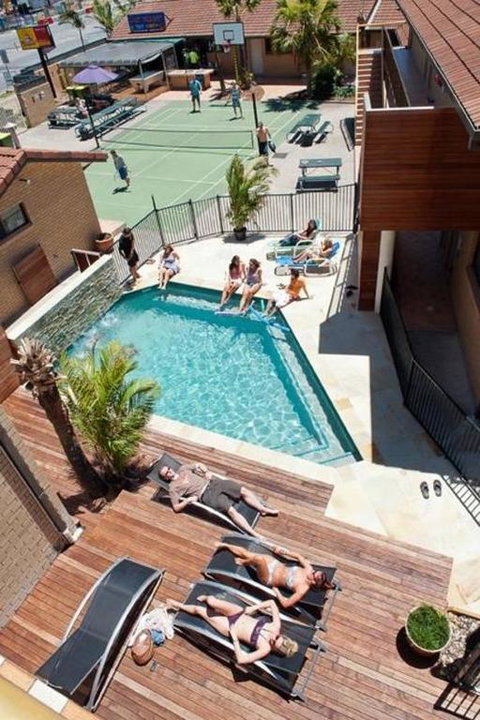 Maxmee Resort (formally Surfers Paradise Backpackers) - Accommodation Yamba 3