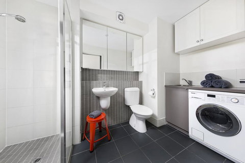 Melbourne City Chic - Degraves Lane, Parking, Lift - Accommodation Yamba 3