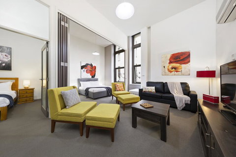 Melbourne City Chic - Degraves Lane, Parking, Lift - Accommodation Yamba 0