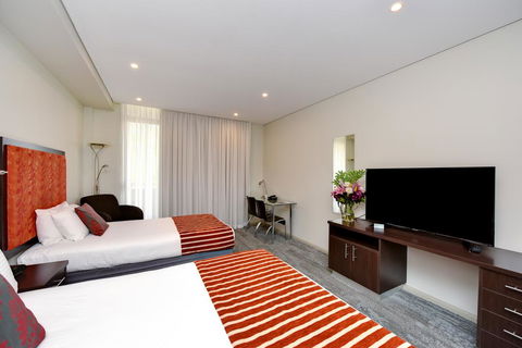 Mercure Centro Port Macquarie - Accommodation Yamba 1