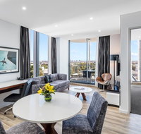Meriton Suites Mascot Central - Accommodation Yamba
