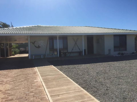 Mermaid Beachside Accommodation - Accommodation Yamba 0