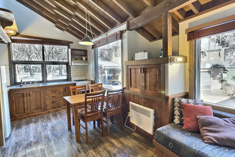 Merrigang Chalet, Dinner Plain - Accommodation Yamba 3