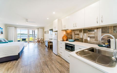 Moby Dick Waterfront Resort Motel - Accommodation Yamba 2