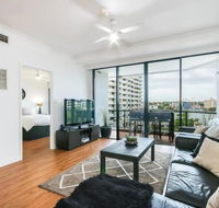 Modern 2 Bedroom River View Apartment in Docklands - Accommodation Yamba