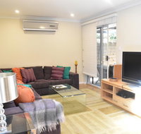 Modern 2 Bedroom Unit Close to CBD - Accommodation Yamba