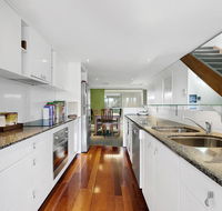 Modern Brisbane City Penthouse - Accommodation Yamba