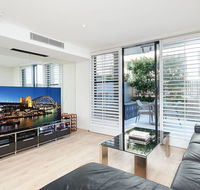 Modern Bronte Apt. w/ Ocean Views Just Minutes Walk to Beach - Accommodation Yamba