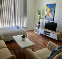 Modern Unit Near To Surfers Paradise - Accommodation Yamba