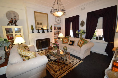 Montrose House - Accommodation Yamba 1