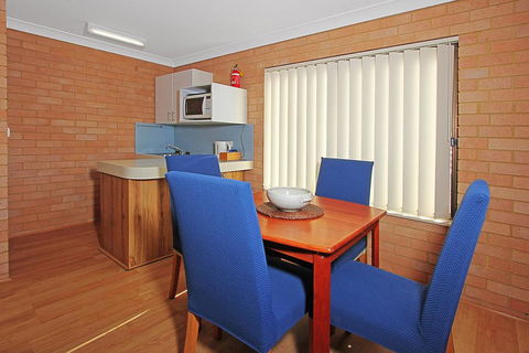 NARRAWALLEE RETREAT - Accommodation Yamba 3