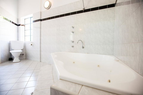 Captain Stirling Hotel - Accommodation Yamba 27