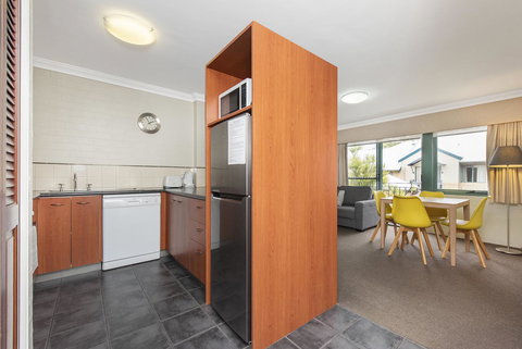 Subiaco Village 20 - Accommodation Yamba 9
