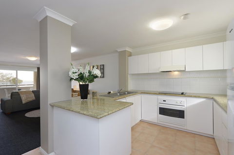 Hillarys Marina Apartment - Accommodation Yamba 16