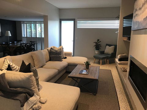 The Urban Beach House - Accommodation Yamba 3