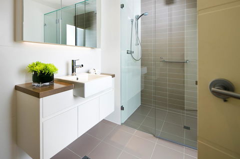 Claremont Quarter Luxury Apartment - Accommodation Yamba 9