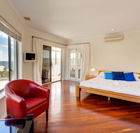 Cottesloe Contemporary Villa - Accommodation Yamba