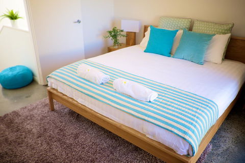 Cottesloe Artist's Beach Retreat - Accommodation Yamba 13