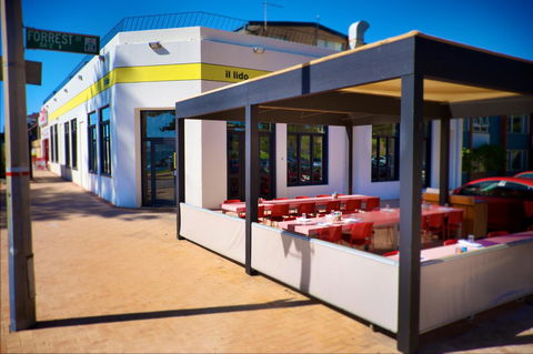 Cottesloe Artist's Beach Retreat - Accommodation Yamba 7