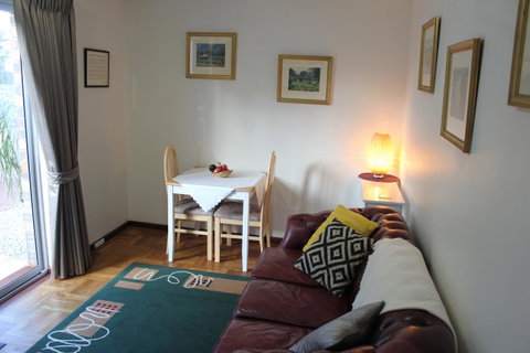 Jacaranda Hideaway Bed & Breakfast - Accommodation Yamba 3