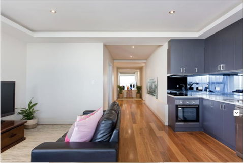 Adele's Luxury South Beach Apartment With King Bed - Accommodation Yamba 12