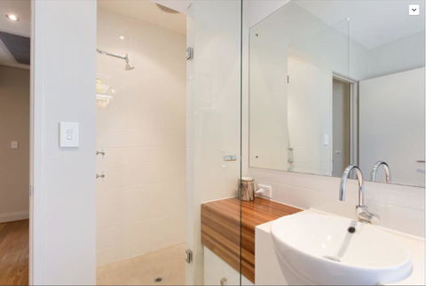 Adele's Luxury South Beach Apartment With King Bed - Accommodation Yamba 16