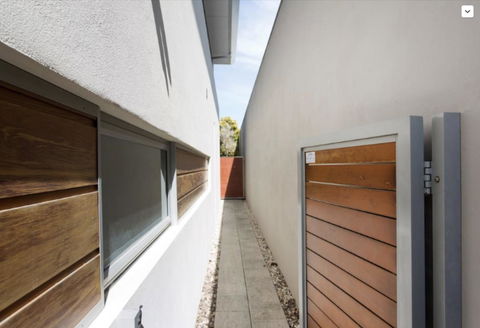 Adele's Luxury South Beach Apartment With King Bed - Accommodation Yamba 22