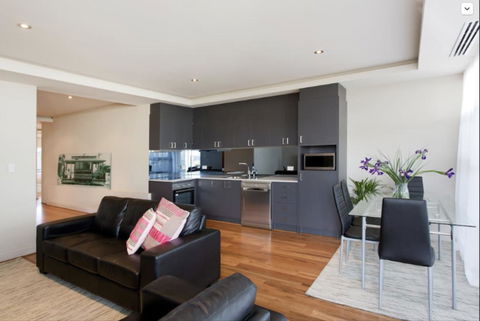 Adele's Luxury South Beach Apartment With King Bed - Accommodation Yamba 10