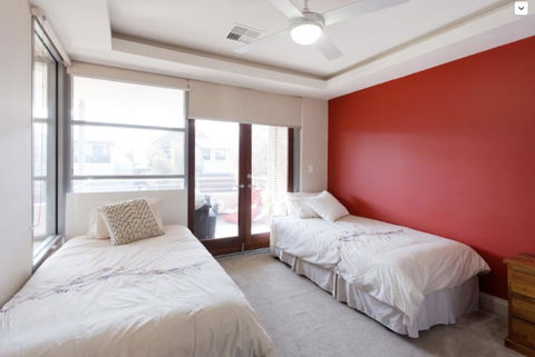 Adele's Luxury South Beach Apartment With King Bed - Accommodation Yamba 7