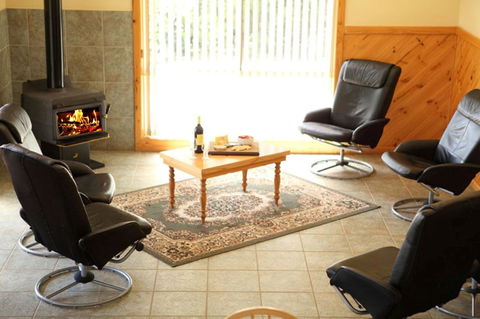 Riverside Retreat Chalets, Walpole - Accommodation Yamba 9