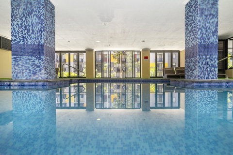 Oversized Eastend Sleeps 6 Free PARKING+POOL WIFI - Accommodation Yamba 13
