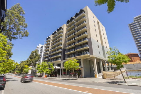 Oversized Eastend Sleeps 6 Free PARKING+POOL WIFI - Accommodation Yamba 25