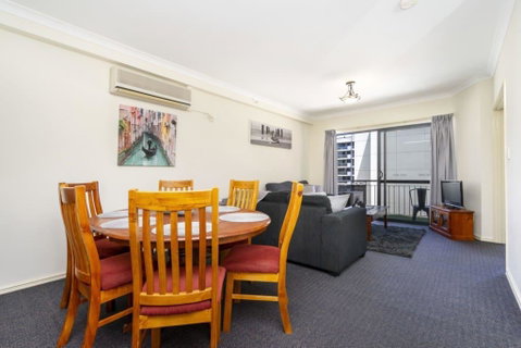 Oversized Eastend Sleeps 6 Free PARKING+POOL WIFI - Accommodation Yamba 37