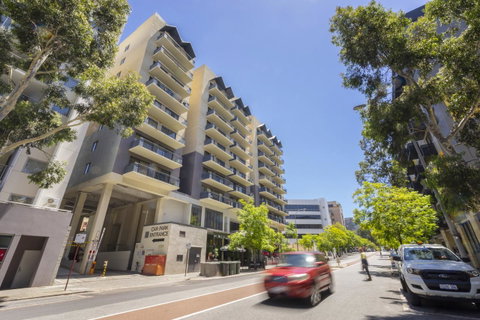 Oversized Eastend Sleeps 6 Free PARKING+POOL WIFI - Accommodation Yamba 24