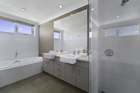 Luxury Suite Bunbury - Accommodation Yamba 11