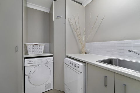 Luxury Suite Bunbury - Accommodation Yamba 15