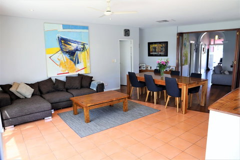 Fremantle Heritage Home For You To Enjoy! - Accommodation Yamba 18