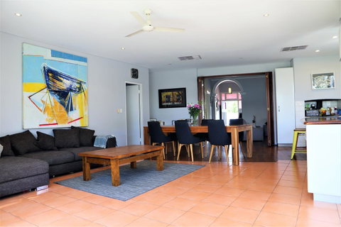 Fremantle Heritage Home For You To Enjoy! - Accommodation Yamba 12