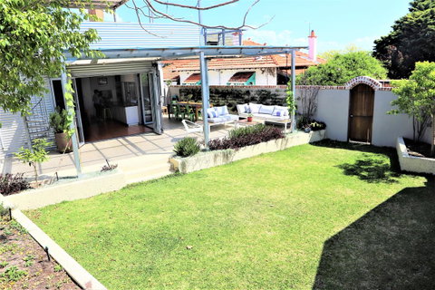 Fremantle Heritage Home For You To Enjoy! - Accommodation Yamba 13