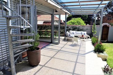 Fremantle Heritage Home For You To Enjoy! - Accommodation Yamba 10