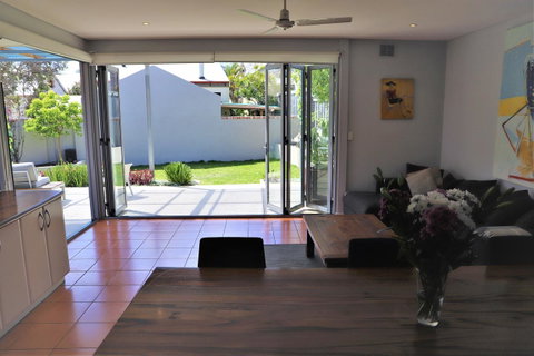 Fremantle Heritage Home For You To Enjoy! - Accommodation Yamba 11