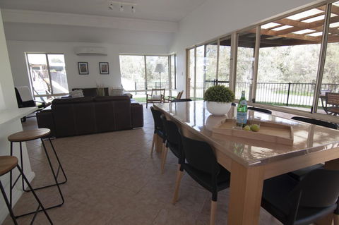 Stableford Cottage Holiday Home Dunsborough - Accommodation Yamba 12