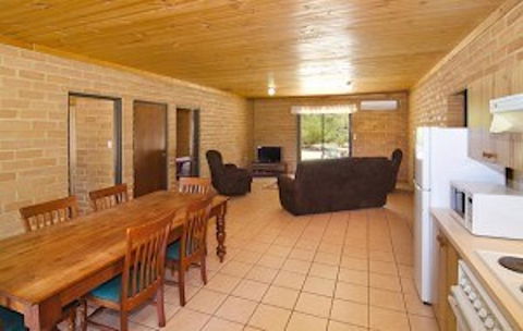 Turner Brook Chalet - Accommodation Yamba 7