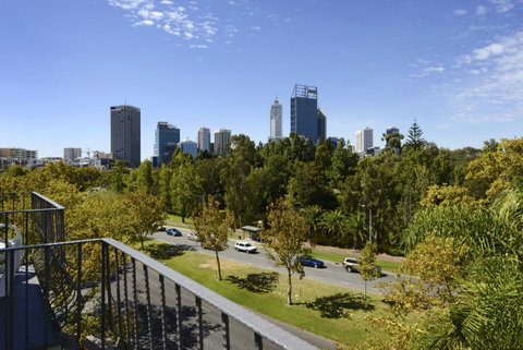 Sullivans Hotel - Accommodation Yamba 3
