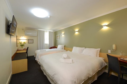 Sullivans Hotel - Accommodation Yamba 12