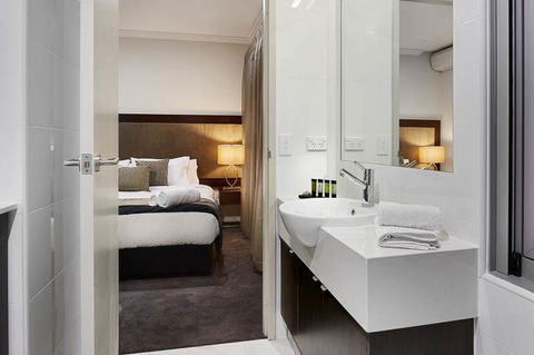 Attika Hotel - Accommodation Yamba 4