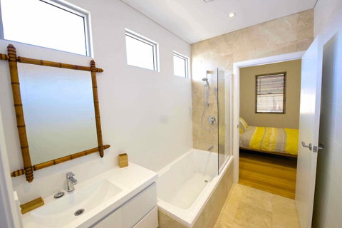 Sunny Blinco Street House - Accommodation Yamba 9
