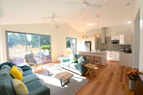 Sunny Blinco Street House - Accommodation Yamba 0