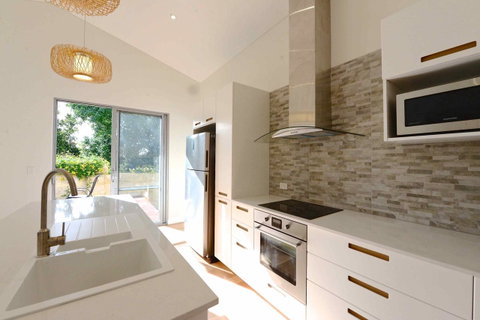 Sunny Blinco Street House - Accommodation Yamba 3